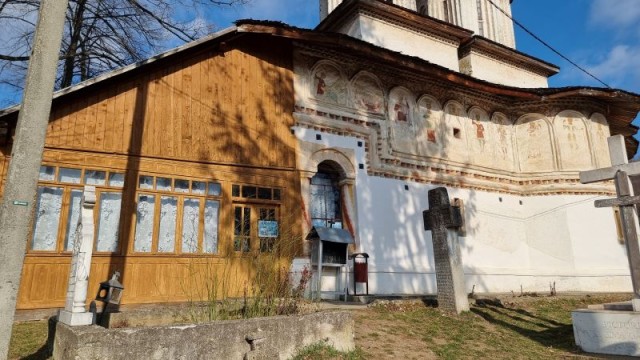 Restaurarea picturii existente