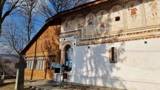 Restaurarea picturii existente